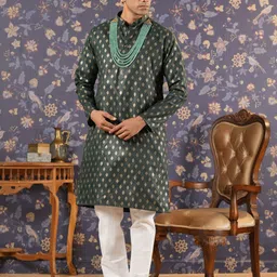 House of Pataudi Ethnic Motifs Printed Mandarin Collar Straight Kurta With Trouser image 4