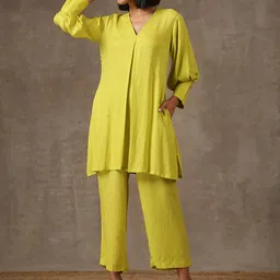 trueBrowns Women Lime Green Kurta Set with Trousers image 5