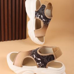 TRYME Women Printed Platform Heels Sandals-picture-4