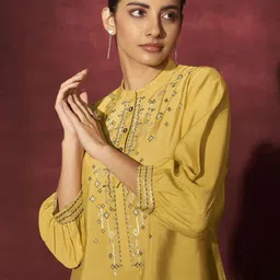 Kaftanize Embroidered Tunic & Trouser Co-Ords image 4