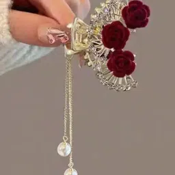 Shivarth Women Set of 2 Red & Gold-Toned Embellished Hair Claw Clip image 4