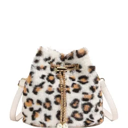 StyleCast x Revolte Women Animal Printed Sling Bag-picture-14