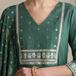 Khushal K Floral Yoke Design V-Neck Thread Work A-Line Kurta With Trousers And Dupatta image 4