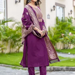 Twika Women Solid Embroidered Kurta with Trousers & Dupatta image 3