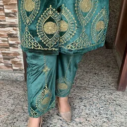 Sdc Collections Printed Velvet Tunic With Trousers Co-Ords image 4