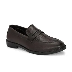 AARAVIN'S Men Textured Loafers-picture-10