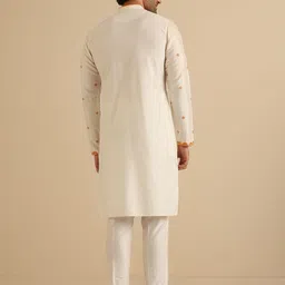 KISAH Men Ethnic Motifs Embroidered Mandarin Collar Thread Work Straight Kurta image 4