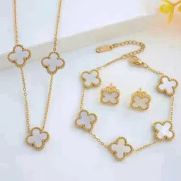 Designs & You Gold Plated Anti Tarnish Clover Jewellery Set image 4