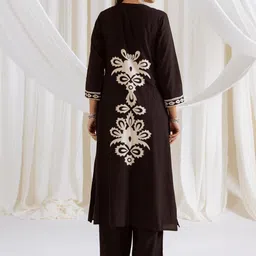 AUTUMN LANE Floral Printed V-Neck Pure Cotton A-Line Kurta With Trousers image 4