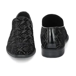 House of Pataudi Men Embroidered Casual Slip On Basics Mojaris image 2