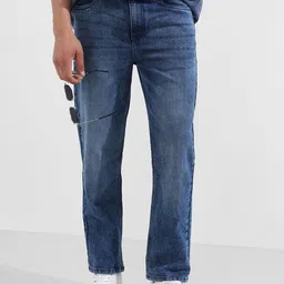 The Indian Garage Co Men Straight Fit Mid-Rise Light Fade Stretchable Jeans-picture-27