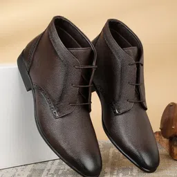 Teakwood Leathers Men Textured Block Heeled Regular Boots-picture-20