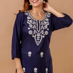 Velintis Women Thread Work Kurta-picture-10