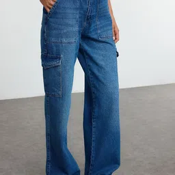 Trendyol Women Mildly Distressed Light Fade Jeans-picture-30