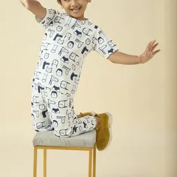 YK Boys White Cotton Blend Printed Clothing Set-picture-13