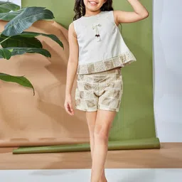 Peppermint Girls Top with Shorts image 1