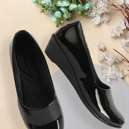 denill Stylish and comfortable Bellies For Women image 2