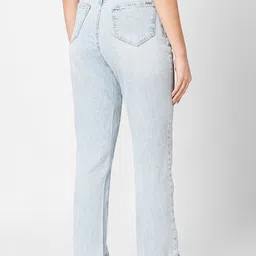 Kraus Jeans Women Relaxed Fit High-Rise Light Fade Jeans image 4