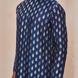 Masaba Men Floral Printed Printed Mandarin Collar Regular Jacquard Kurta With Trousers image 4