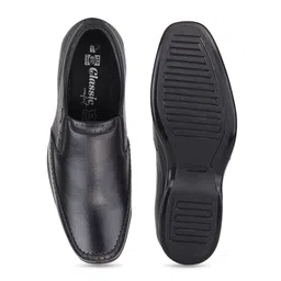 Red Chief Men Textured Leather Formal Slip On image 2