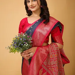 KAYOMMI Woven Design Zari Kanjeevaram Saree image 4