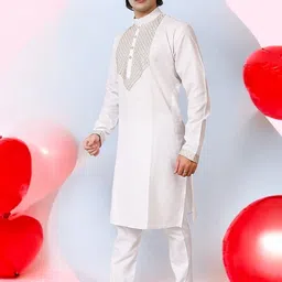 Atly Men Embroidered Empire Sequinned Kurta with Pyjamas image 2