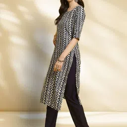 HERE&NOW Women Pack Of 2 Floral Printed Daily Straight Kurtas image 3