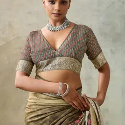 TIRA Women Floral printed Zari Bagh Saree image 4