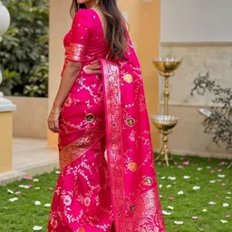 Twika Ethnic Motif Woven Design Zari Saree image 3