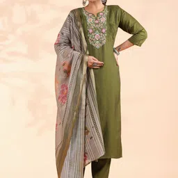 Vbuyz Women Floral Yoke Design Regular Thread Work Kurta with Trousers & With Dupatta-image-52