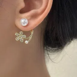 ONUYX Contemporary Studs Earrings-picture-10