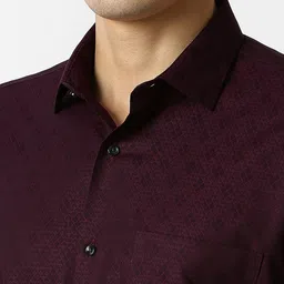 Van Heusen Men Textured Spread Collar Cotton Formal Shirt image 4