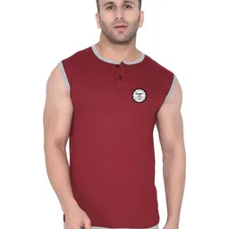 Blisstone Men Solid Henley Neck Slim Fit T-shirt-image-81