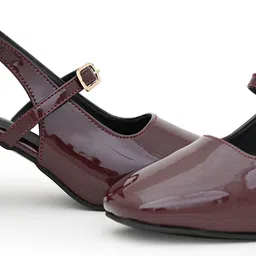 magic footwear Women Heels Sandal image 2