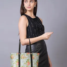 BANDICOOT Printed Structured Shoulder Bag With Fringed image 2