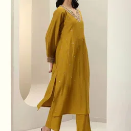 DMUNESH FASHION Women Embroidered Regular Kurta Set With Dupatta image 2