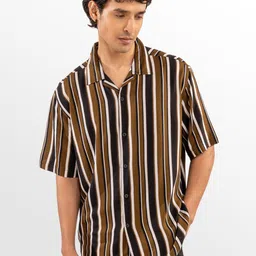 Eszett Men Vertical Striped Cuban Collar Casual Shirt-picture-16