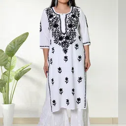 myplusfashion Women Floral Embroidered Kurta-image-14