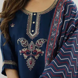 BAPS Paisley Embroidered Thread Work Chanderi Silk Kurta With Trousers & Dupatta image 2