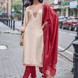 MITTOO Floral Yoke Design Thread Work Round Neck A-Line Kurta With Trouser & Dupatta-picture-17