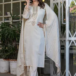 VS MALL Ethnic Motifs Embroidered V-Neck Sequinned Straight Kurta With Trouser & Dupatta image 4