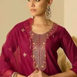 Anouk Women Embroidered Regular Thread Work Kurta with Trousers & Dupatta image 3