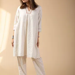 KUSVAA Striped Pure Cotton V-Neck Tunic With Trousers Co-Ords image 3