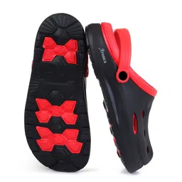 Athree Men Colourblocked Lightweight Soft Waterproof Clogs image 3