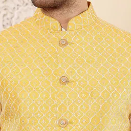 MULTI SHADES Men Regular Kurta with Pyjamas image 4