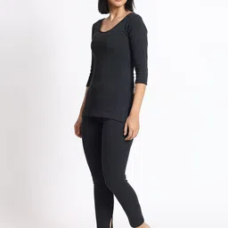 t.t. T.T.Striped Thermal Set image 4