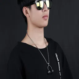 Roadster Men Silver-Plated Headphone Pendant with Chain image 5