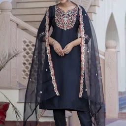 VredeVogel Women Floral Embroidered Regular Kurta with Trousers & With Dupatta-picture-27