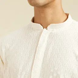 Diwas by Manyavar Geometric Embroidered Sequinned Straight Kurta With Pyjamas image 3