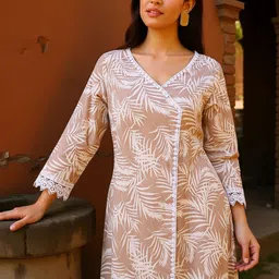 QISSA Floral Printed A-Line Kurta With Trousers image 3